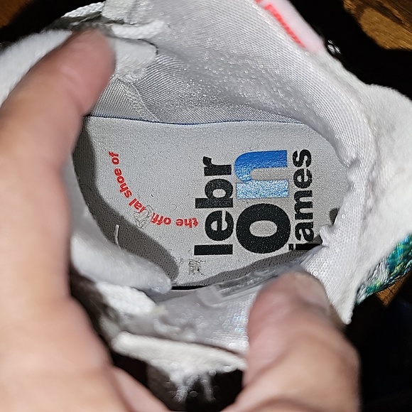 Nike LeBron 17 GS Air Command Force high tops - Picture 6 of 11